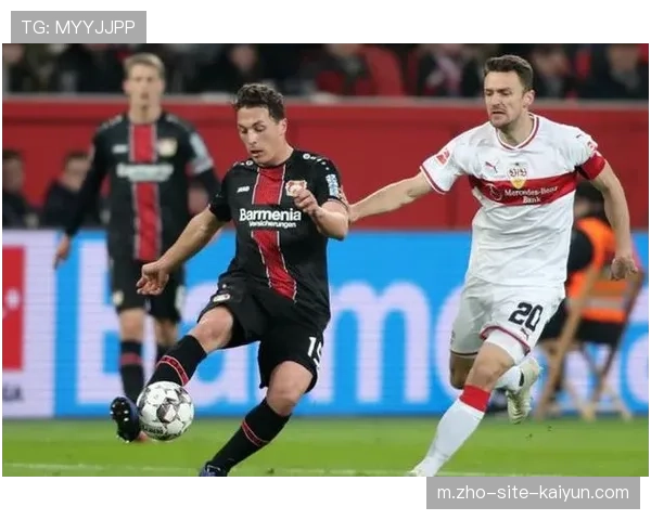 维拉链式反击战术欧冠赛场奏效 客场防守韧性成为关键